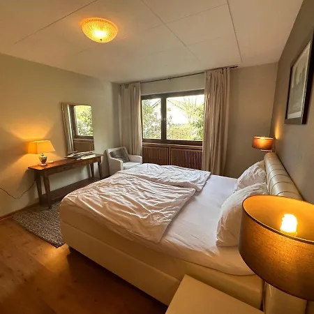 Winterberg: Spacious Garden Retreat For Large Groups Villa Olsberg